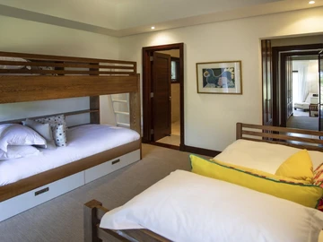 4 Bedroom Villa