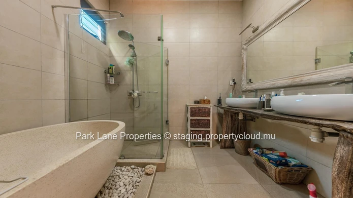 Elegant Bali-Style 3-Bedroom Villa with Pool and Kiosk