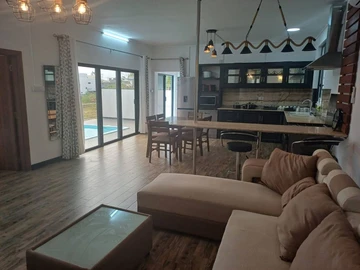 4 Bedroom Villa