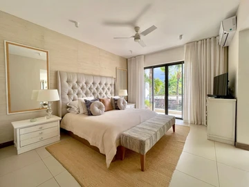 4 Bedroom Villa