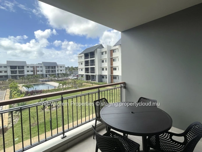 New 2-bedroom apartment with swimming pool – Secure residence in Beau Plan Smart City