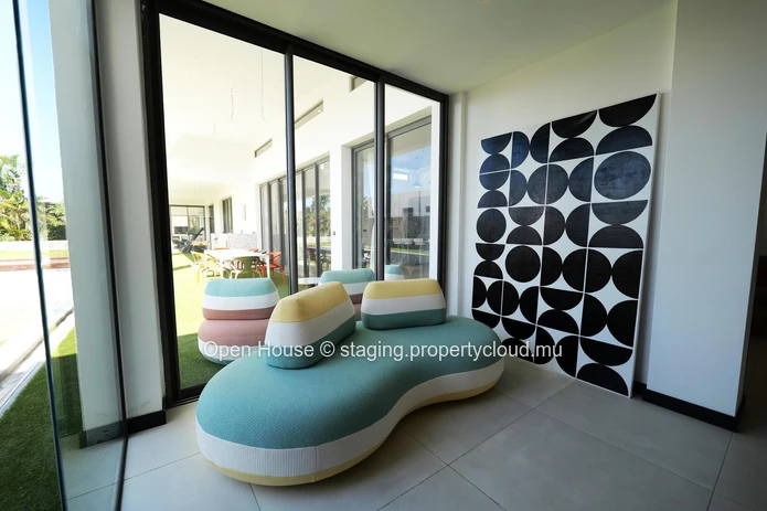 Villa PDS à vendre à Grand Baie, 492m² habitables, terrain 851m², 4 chambres, piscine privée, caractéristiques extéri...