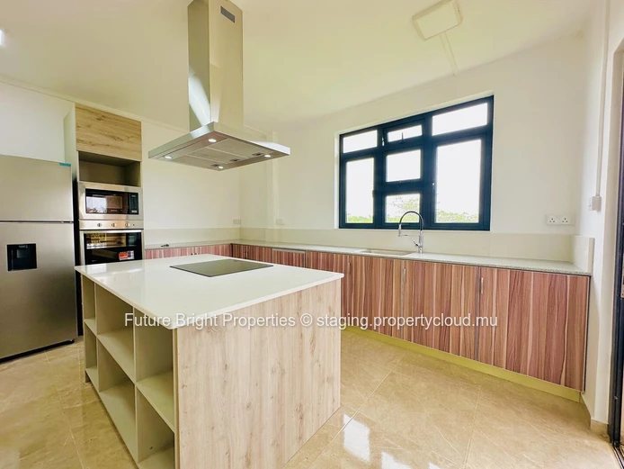 Stunning 2nd Floor Apartment for Rent – Prime Location near Grand Baie
