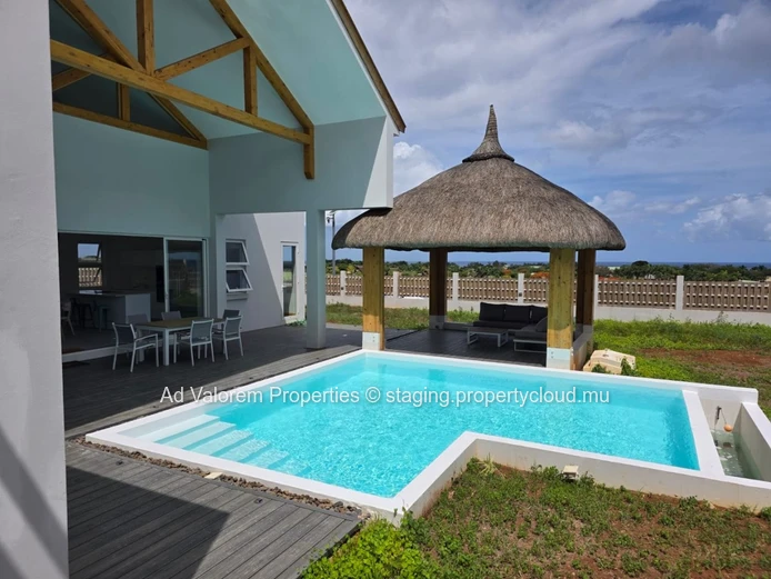 Stunning Dream Villa for Rent in Albion – 287 m²