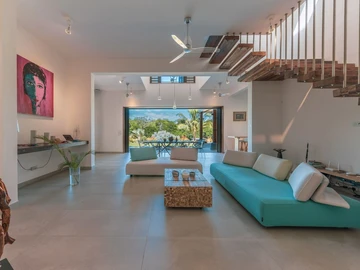 5 Bedroom Villa