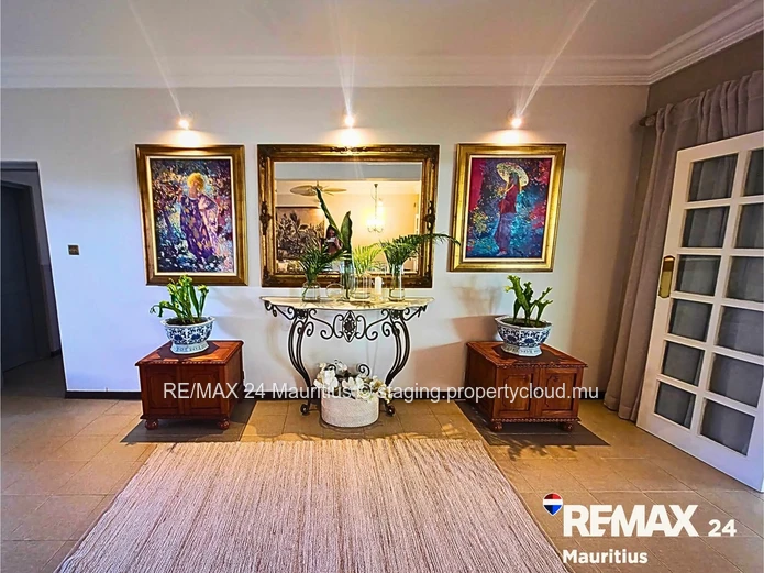Villa coloniale de prestige à Pointe aux canonniers - 5 chambre, jardin 2 400 m², à 100 m de la mer