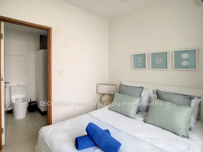 Ground floor apartment in front of the sea