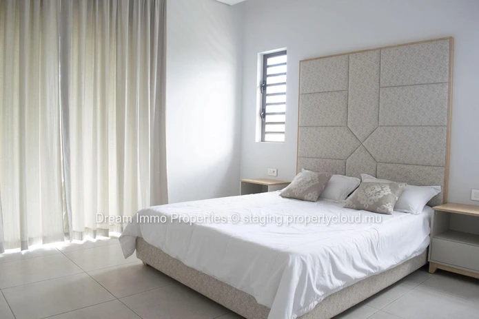 Baisse De Prix ! Appartement Meuble Situe Au 1Er Etage - Plage A Pieds A Pereybere - Ile Maurice.