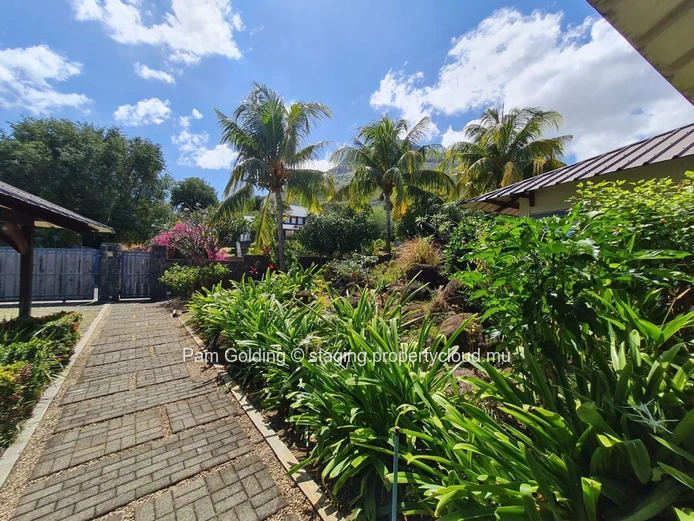 Luxurious Oasis in Prestigious Estate