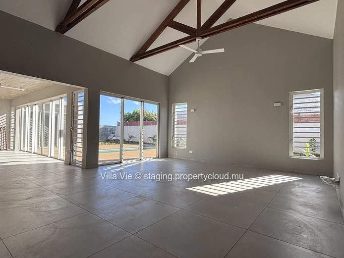 Charmoses – New family home with 4 en-suite bedrooms, a swimming pool and a garden