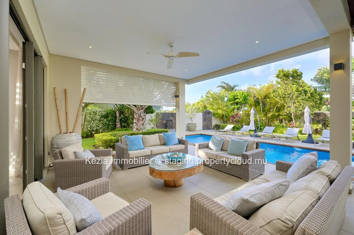 Intimate Contemporary Villa