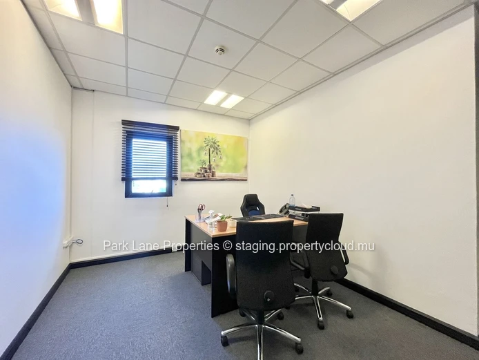 Modern 180 m² Office for Rent in the Heart of Ebene