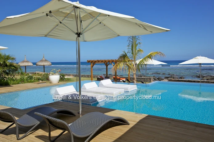 Beachfront 3-Bedroom Apartment for Rent – Black River