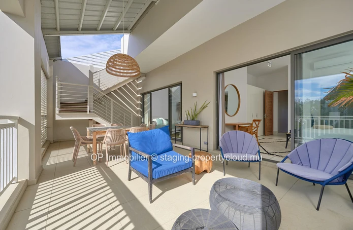 Penthouse for Sale in Péreybère with Private Pool and 2 Bedrooms