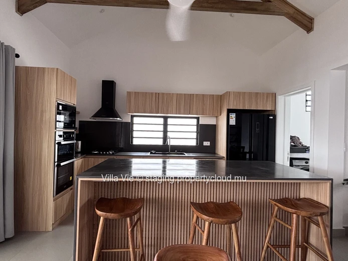 Petit Raffray - New 3 en-suite bedroom villa with swimming pool (Sole Mandate)
