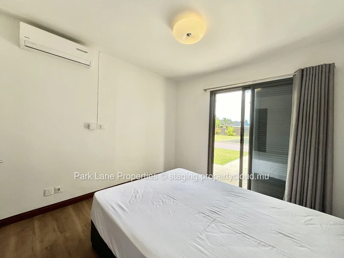 Modern 450 m² Home for Sale in Coral Residence, Vieux Grand Port