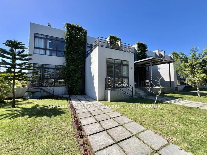 Prime standalone commercial building  in Trianon, Mauritius – High rental yield