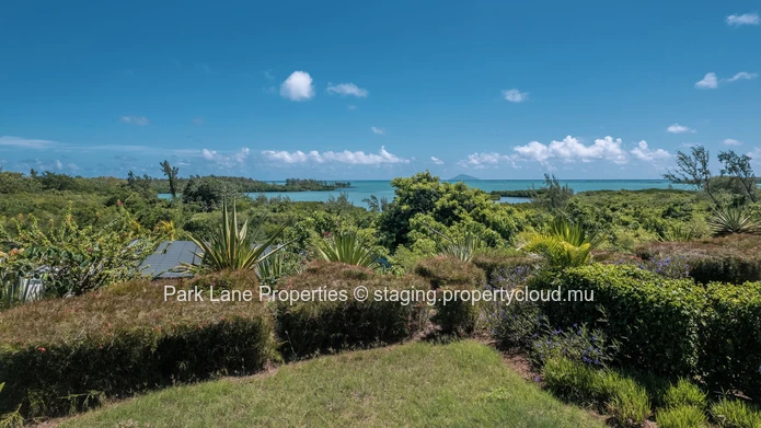 Apartment for sale in a gated community at Saint Antoine.