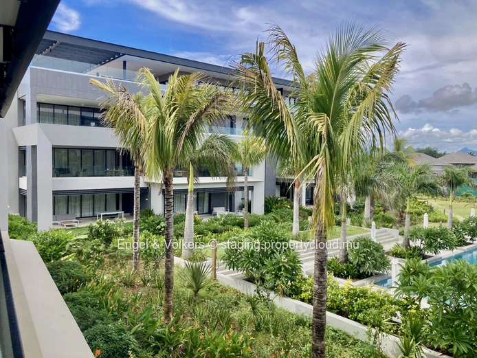 Luxury Living in the heart of golf and beach estate