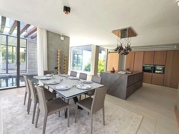 5 Bedroom Villa