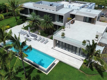 5 Bedroom Villa