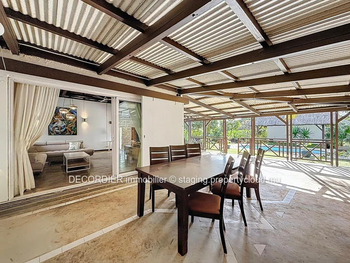 Charming home with spacious garden