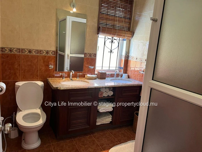 Stunning House in a Peaceful and Sought-After Gated Community