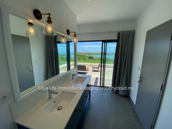 Ocean-view penthouse