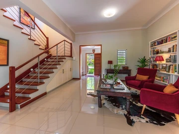 5 Bedroom Villa