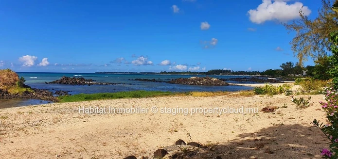 A VENDRE - Magnifique terrain à bail de 327 toises bénéficiant d'une vue à couper le souffle à Trou aux Biches