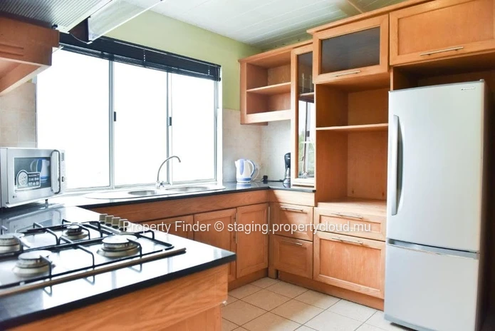 Estate Villa with Airbnb Guest Suites, Squash Courts & Sea Views - For sale - Tamarin