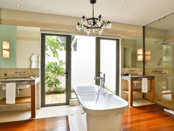 5 Bedroom Villa