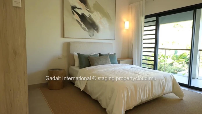 Contemporary villa with breathtaking lagoon views in Rivière Noire
