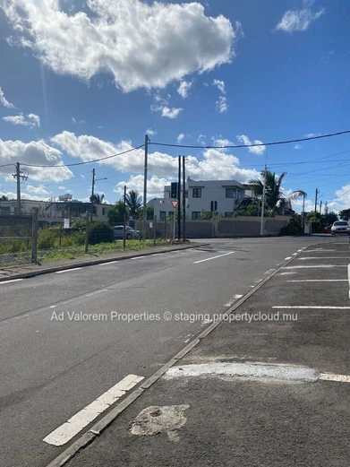 For Rent – Ideally Located Commercial Space in Roches Brunes