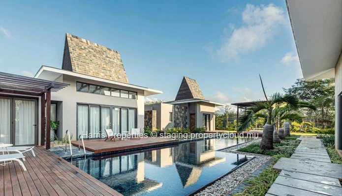 Sumptuous Balinese style villa for sale in Balaclava  
