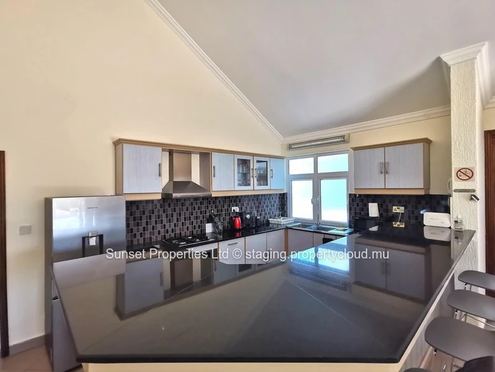  Penthouse | 3 Bedrooms | Large Terrace