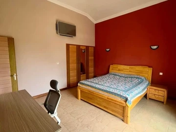 5 Bedroom Villa