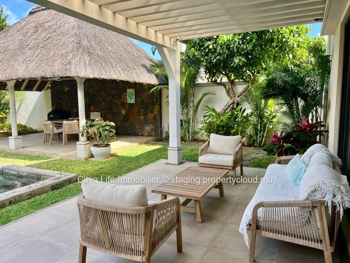 Luxurious Villa with Private Pool in Grand Baie - 147m² Living Space, 500m² Land Area - Only 850 000 €!