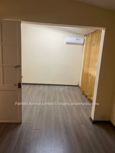 Maison meublée 4 chambres à louer au coeur de Floreal avec jardin privé