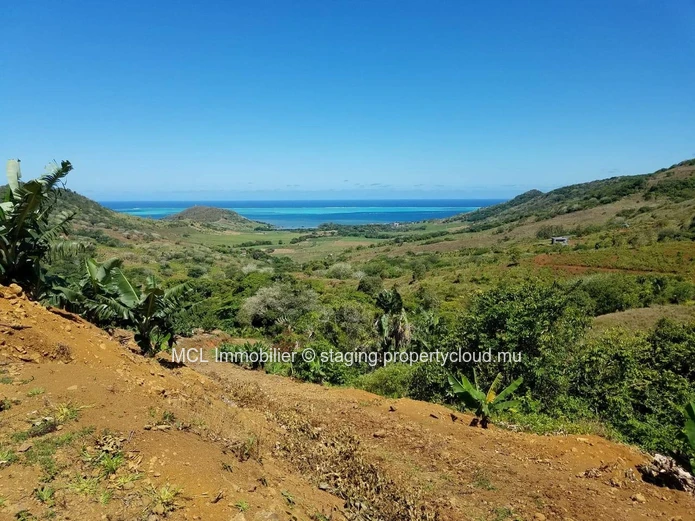 Agricultural land of 73,958.68m2 in Bambous Virieux
