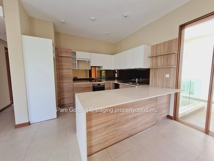 Appartement PDS à vendre à Grand Baie, 197m², 2 chambres, piscine privée, climatisé, vue sur mer et montagne, sécurit... (Mandat exclusif)