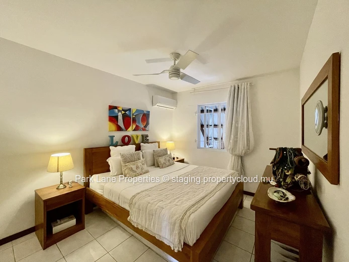 À vendre : Duplex avec piscine privée à Bain Boeuf