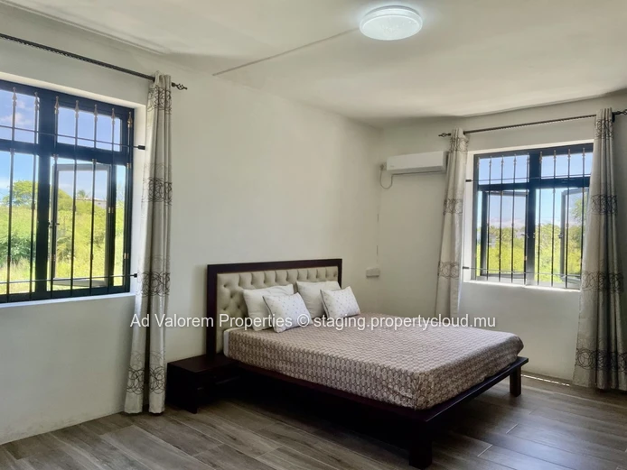 Modern House with Private Pool for rent – Belle Mare