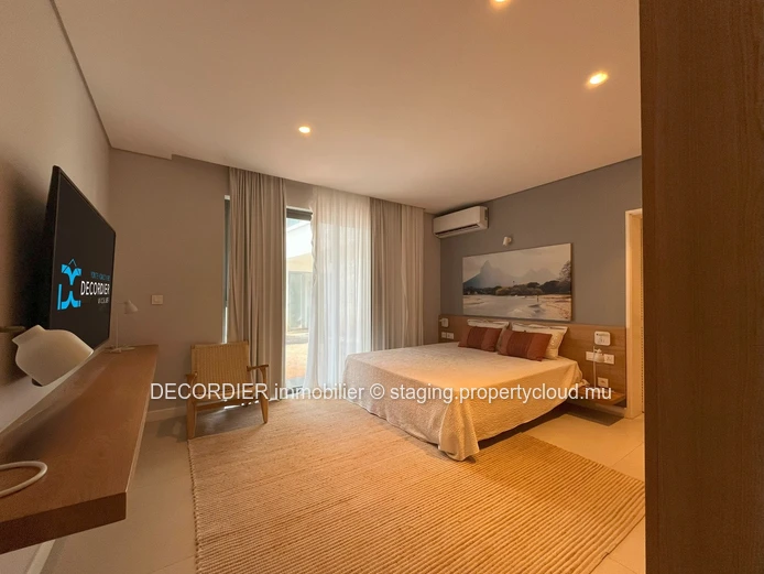 For Sale – Poste La Fayette