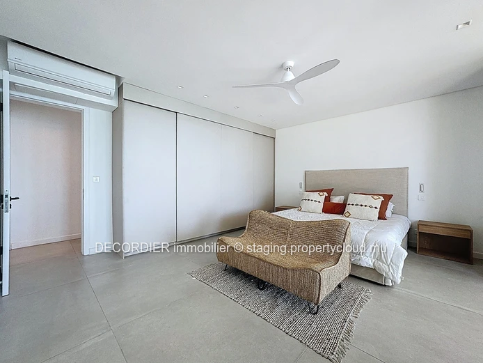 Beachfront – Luxury by the Ocean