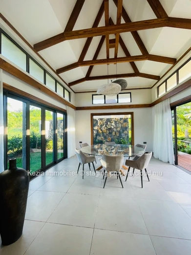 Balinese-Style Single-Storey Contemporary Villa