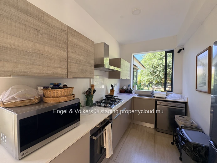 FOR RENT - Contemporary Villa in Tamarin