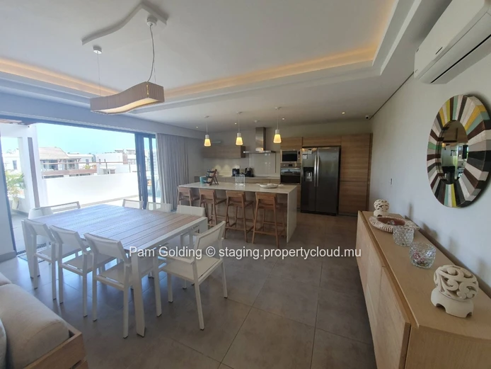 Luxurious 3 Bedroom Penthouse with Jacuzzi | Grand Baie 