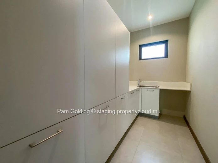 Appartement de 3 chambres en rez-de-jardin  à Pointe aux Cannoniers !