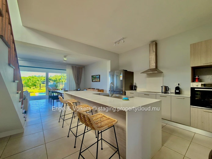 Modern 4-Bedroom Duplex with Private Pool & Gold Membership Benefits